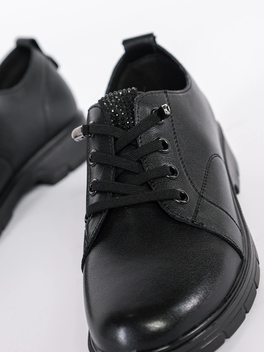Туфли-дерби черного цвета с декором стразами